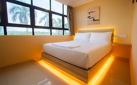 Blenz Hotel